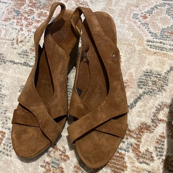 UGG Suede Wedges - Picture 1 of 5